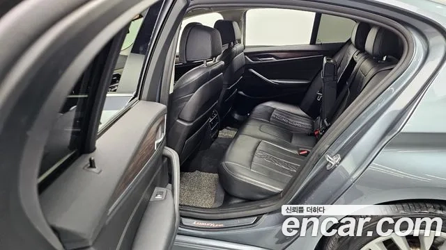 BMW 5 Series (G30) 2018 Серебристо-серый из Кореи, фото 2