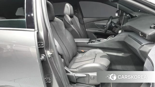Peugeot 5008 second generation 2018 Серый из Кореи, фото 2