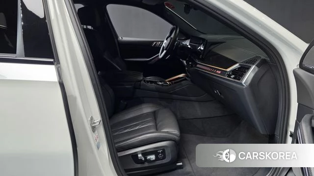 BMW X6 (G06) 2024 Белый из Кореи, фото 2