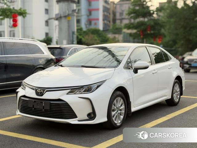 Toyota Corolla 2022 Белый из Китая, фото 2