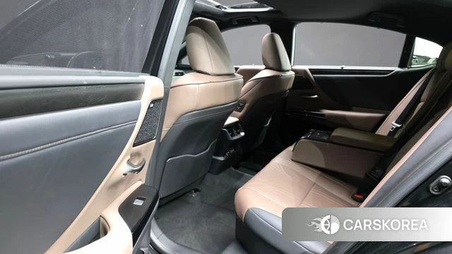 Lexus ES300h 7th generation 2023 Черный из Кореи, фото 2