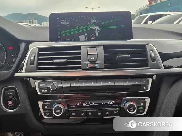 BMW 3 Series (F30) 2018 Белый из Кореи, фото 2