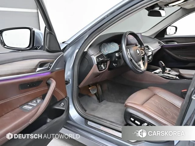 BMW 5 Series (G30) 2019 Цвет галактики из Кореи, фото 2