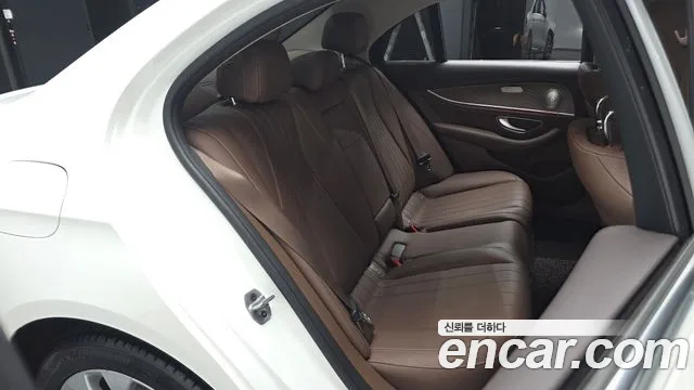 Mercedes-Benz E-Class W213 2019 Белый из Кореи, фото 2