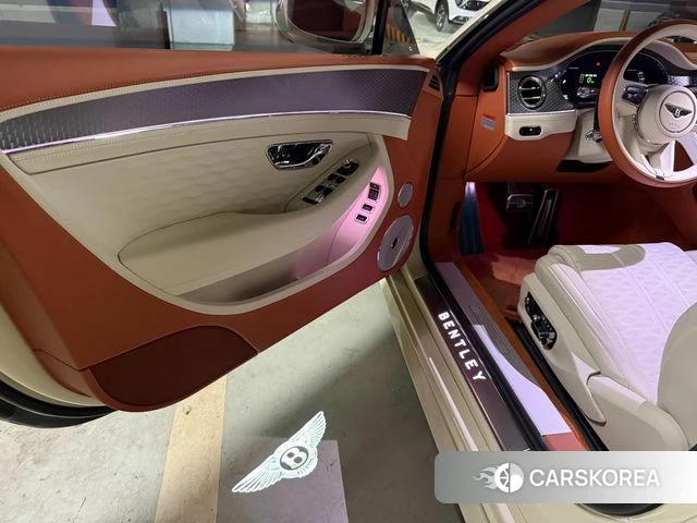 Bentley Continental GT 4th Generation 2025 Жемчужный цвет из Кореи, фото 2