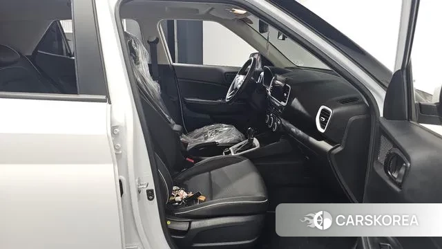 Hyundai Venue 2023 Белый из Кореи, фото 2