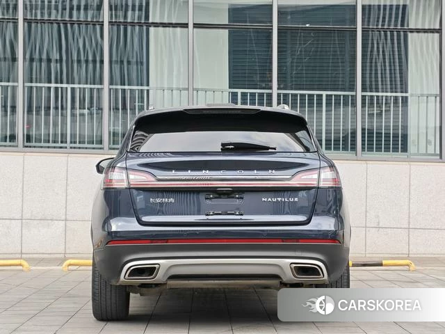 Lincoln Navigator 2023 Черный из Китая, фото 2