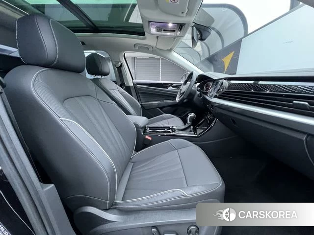 Volkswagen Passat 2024 Черный из Китая, фото 2