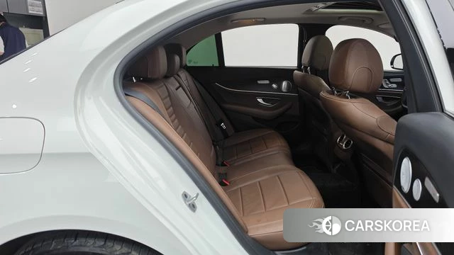 Mercedes-Benz E-Class W213 2020 Белый из Кореи, фото 2