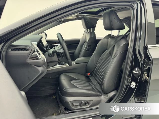 Toyota Camry 2023 Черный из Китая, фото 2