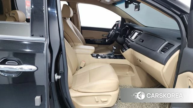 Kia The New Carnival 2020 Черный из Кореи, фото 2