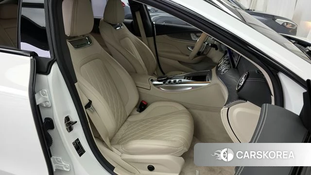 Mercedes-Benz AMG GT 2023 Белый из Кореи, фото 2