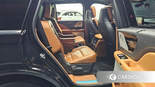 Lincoln Aviator 2nd generation 2022 Черный из Кореи, фото 2