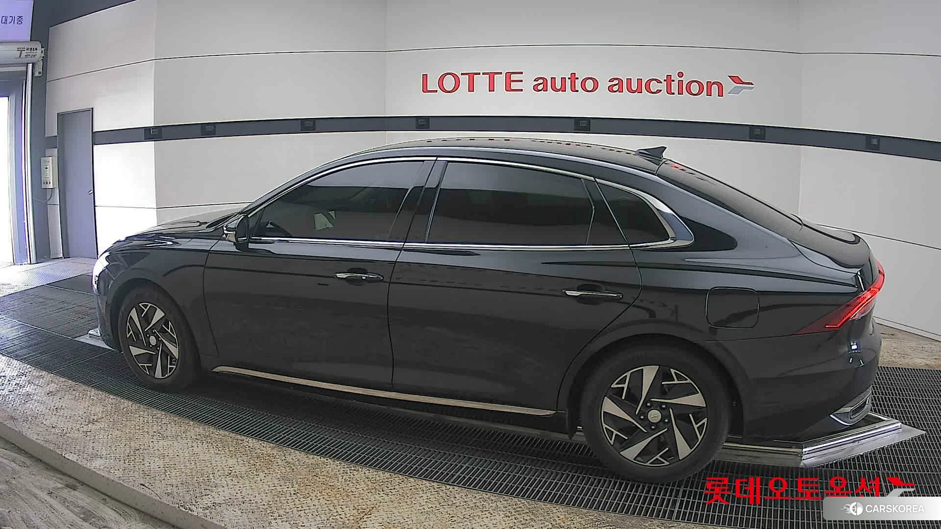 Hyundai Grandeur Hybrid 2022 Midnight Black Pearl из Кореи, фото 2