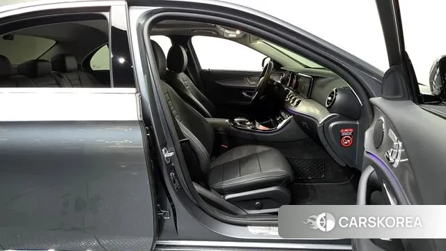 Mercedes-Benz E-Class W213 2019 Серый из Кореи, фото 2