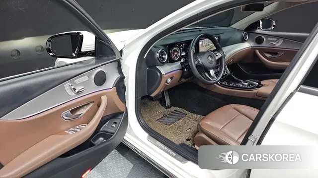 Mercedes-Benz E-Class W213 2018 Белый из Кореи, фото 2