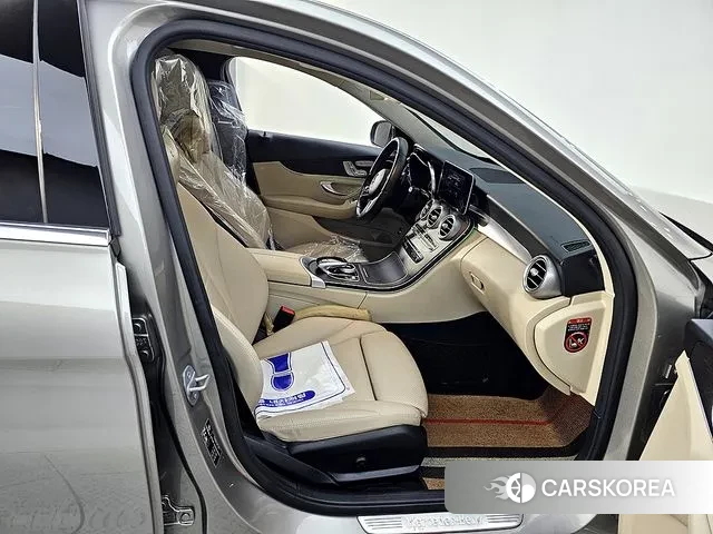 Mercedes-Benz C-Class W205 2018 Серый из Кореи, фото 2