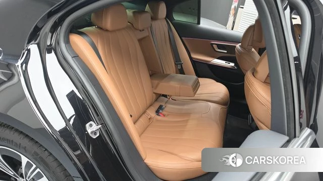 Mercedes-Benz E-Class W214 2025 Черный из Кореи, фото 2