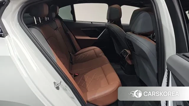 BMW i5 (G60) 2024 Белый из Кореи, фото 2