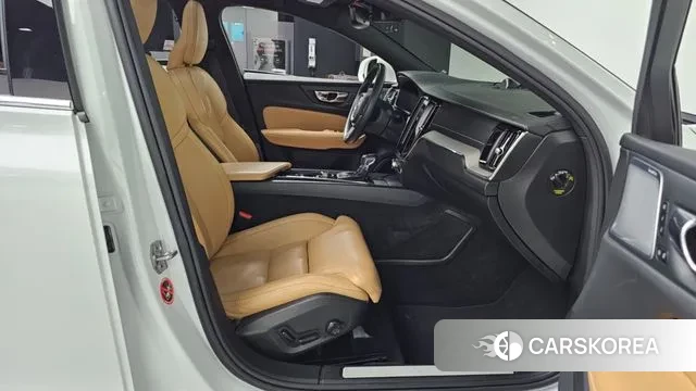 Volvo S60 3rd generation 2019 Белый из Кореи, фото 2