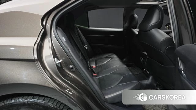 Toyota Camry (XV70) 2019 Коричневый из Кореи, фото 2