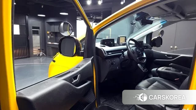 Hyundai Staria 2022 Желтый из Кореи, фото 2