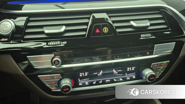 BMW 6 Series GT (G32) 2022 Черный двухцветный из Кореи, фото 2