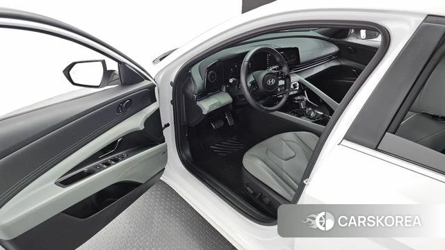 Hyundai The New Avante (CN7) 2023 Белый из Кореи, фото 2