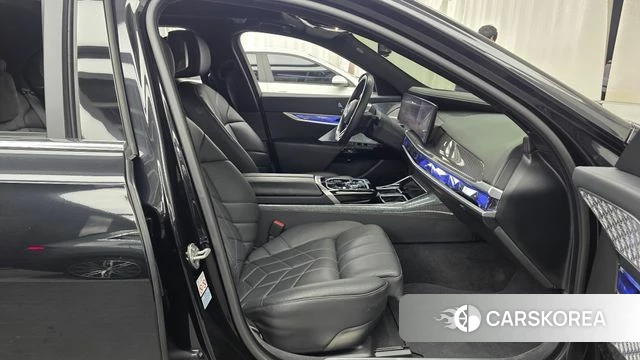 BMW i7 (G70) 2024 Черный из Кореи, фото 2