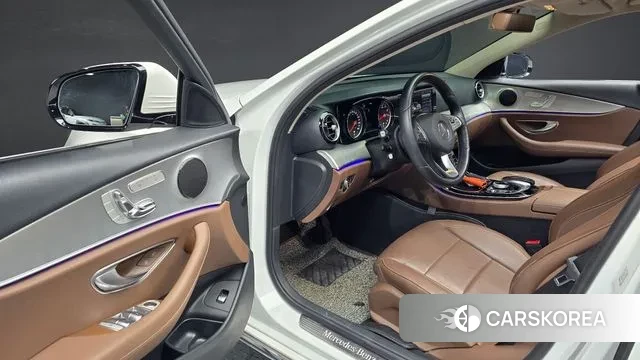 Mercedes-Benz E-Class W213 2018 Белый из Кореи, фото 2