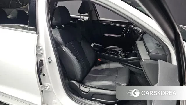 Kia The New K5 3rd generation 2024 Белый из Кореи, фото 2