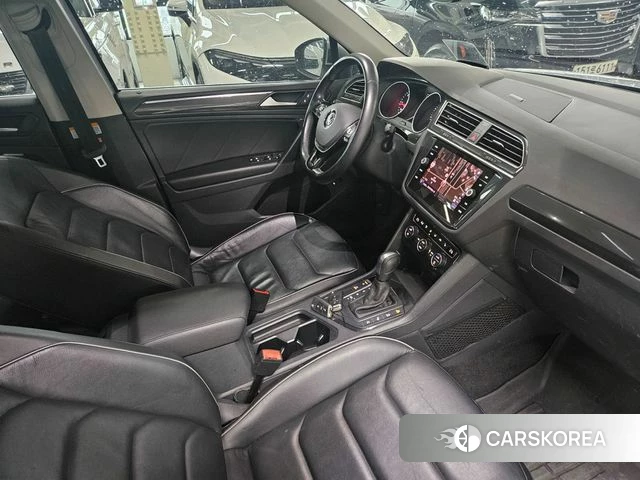 Volkswagen Tiguan second Generation 2020 Серебряный из Кореи, фото 2