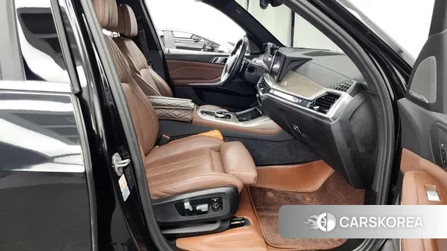 BMW X7 (G07) 2022 Черный из Кореи, фото 2