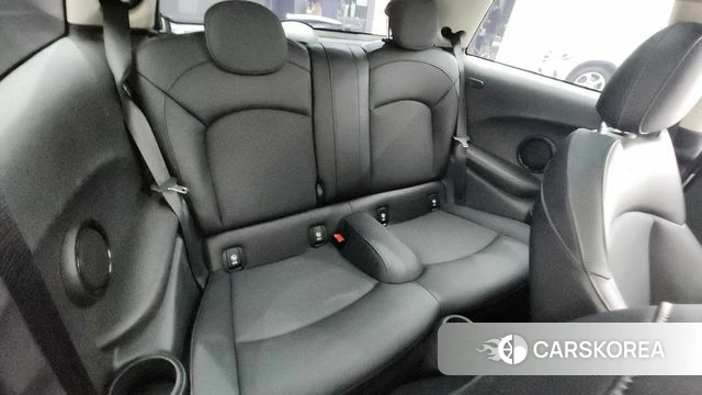 Mini Cooper 2021 Серебряный из Кореи, фото 2