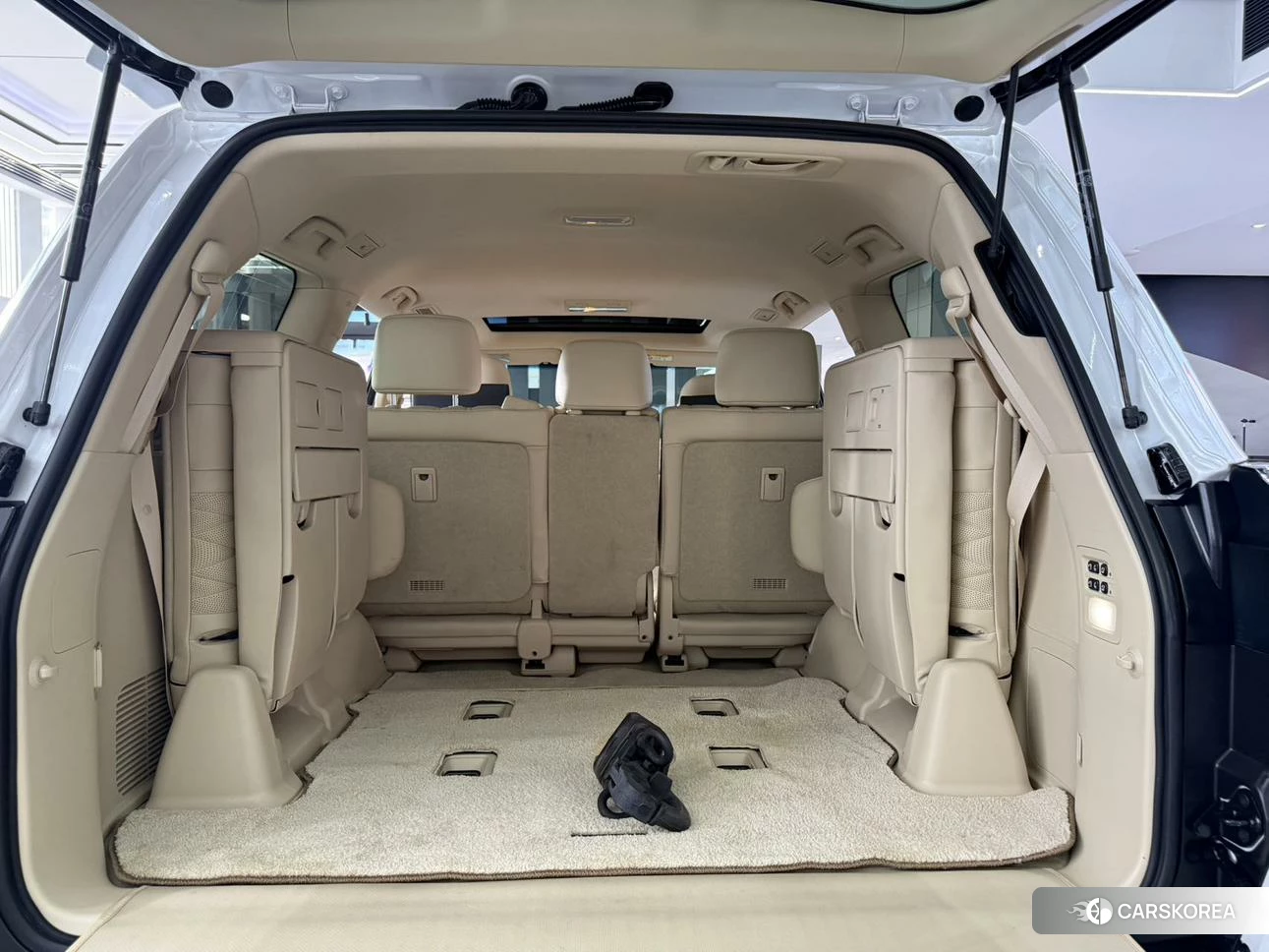 Lexus LX 2023 Белый из Китая, фото 2