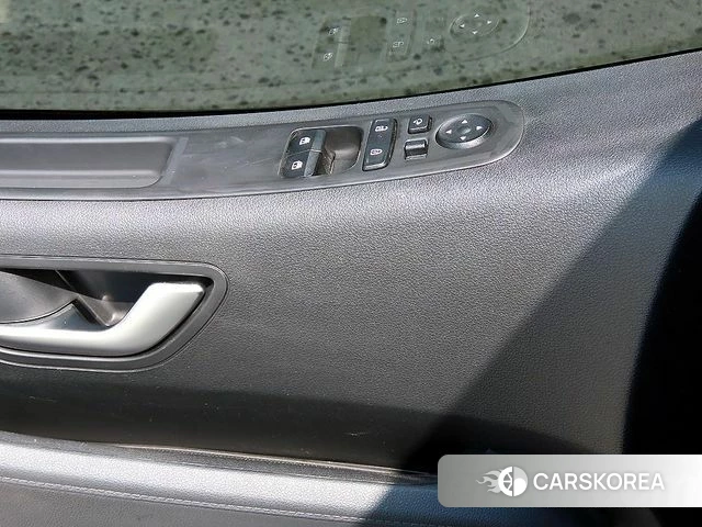 Hyundai Staria 2025 Белый из Кореи, фото 2