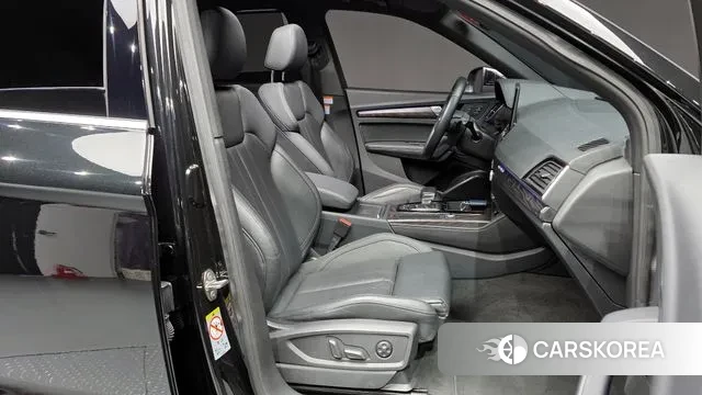 Audi Q5 (FY) 2023 Черный из Кореи, фото 2