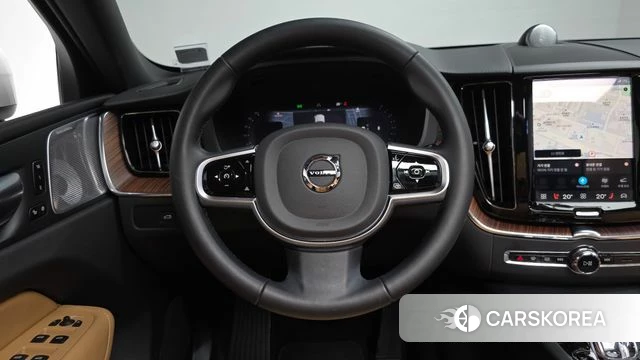 Volvo XC60 second Generation 2025 Белый из Кореи, фото 2