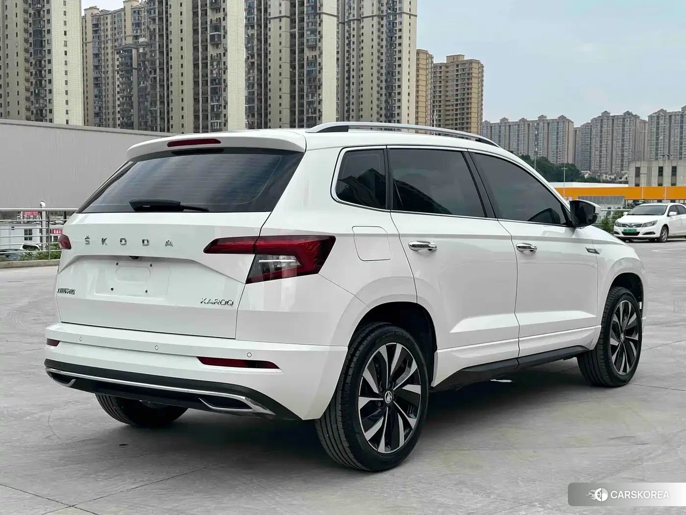 Skoda Karoq 2022 Белый из Китая, фото 2