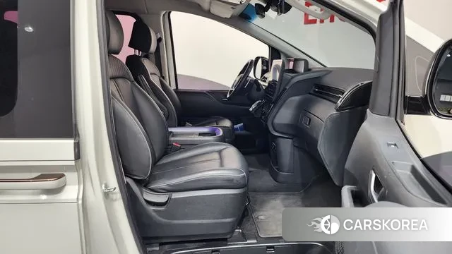 Hyundai Staria 2022 Белый из Кореи, фото 2