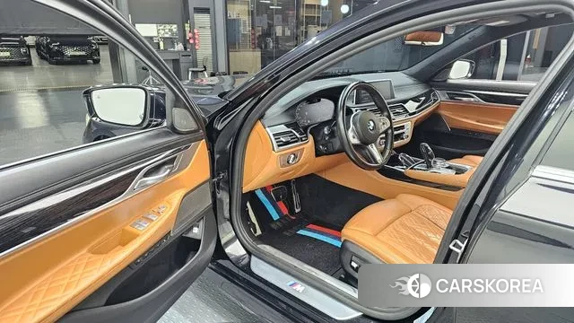 BMW 7 Series (G11) 2021 Черный из Кореи, фото 2