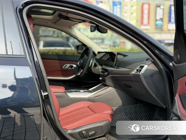 BMW 3 series 2025 Черный из Китая, фото 2