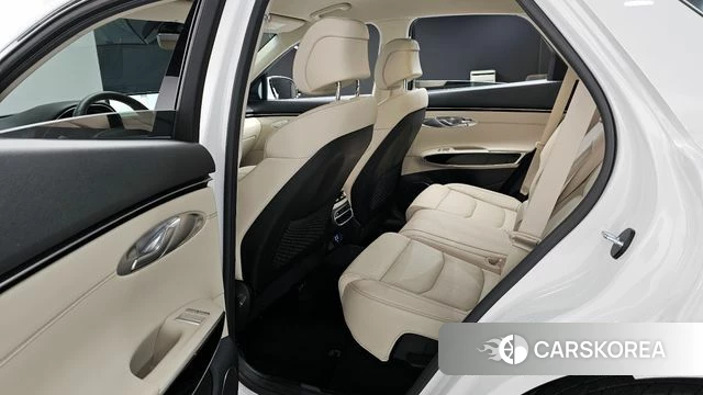 Genesis GV70 2023 Белый из Кореи, фото 2