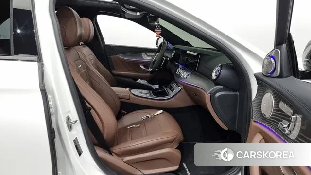 Mercedes-Benz E-Class W213 2023 Белый из Кореи, фото 2