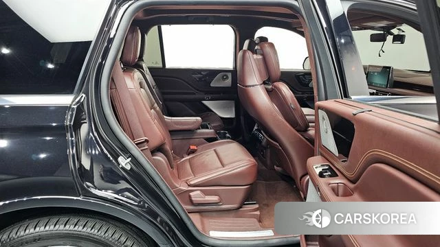 Lincoln Aviator 2nd generation 2023 Черный из Кореи, фото 2