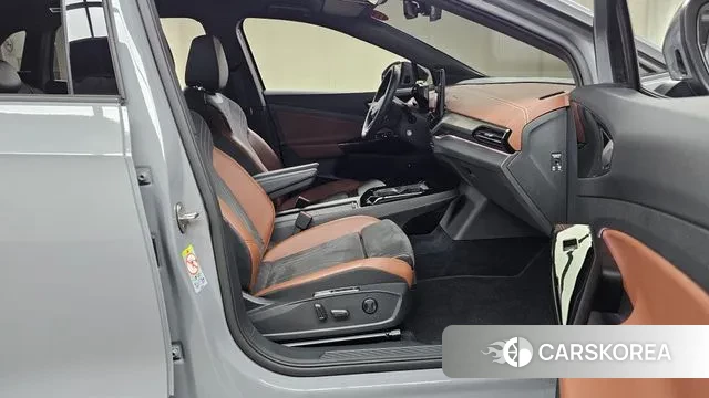 Volkswagen ID.4 2023 Серый из Кореи, фото 2