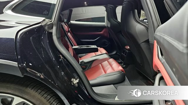 Porsche Taycan 2025 Черный из Кореи, фото 2