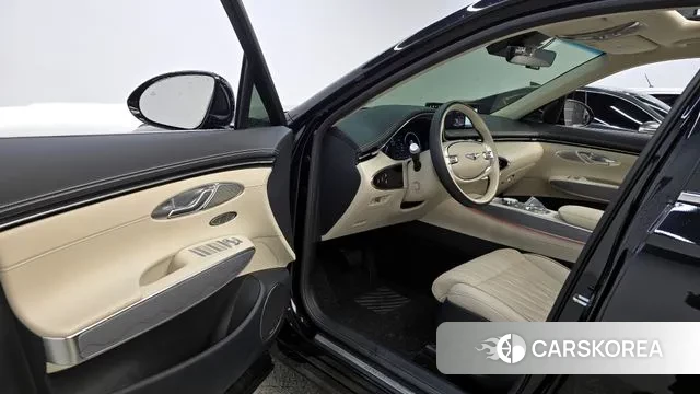 Genesis GV70 2023 Черный из Кореи, фото 2