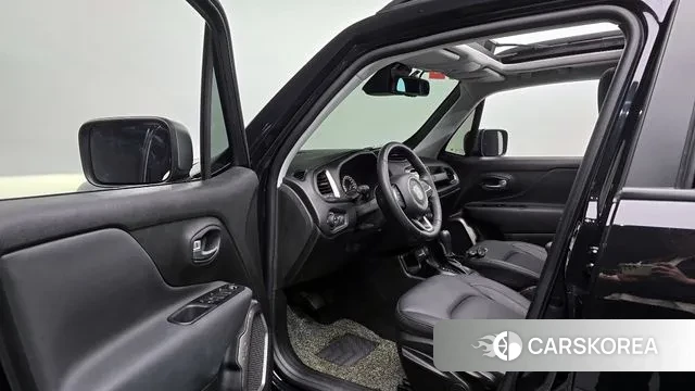 Jeep Renegade 2021 Черный из Кореи, фото 2