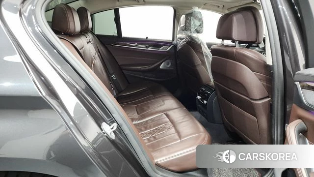BMW 5 Series (G30) 2018 Серый из Кореи, фото 2